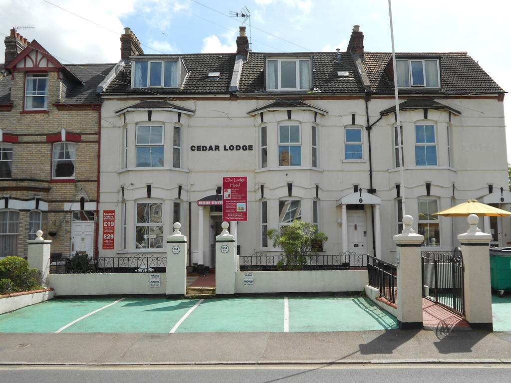 Cedar Lodge Hotel Exeter Esterno foto